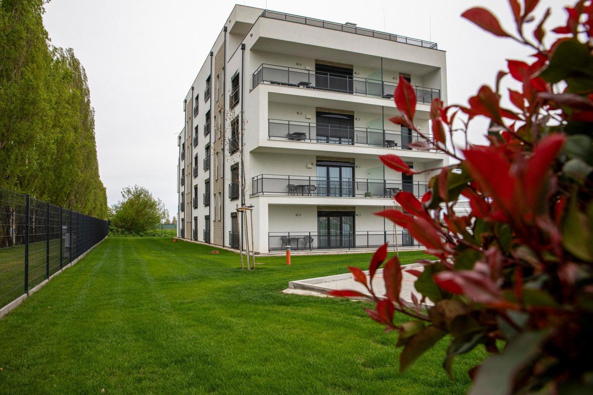 Kinga Apartman Дунавска Стреда Екстериор снимка
